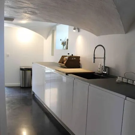 Molinant, Evasion En Pierres Dorees Villa Bagnols (Rhone)
