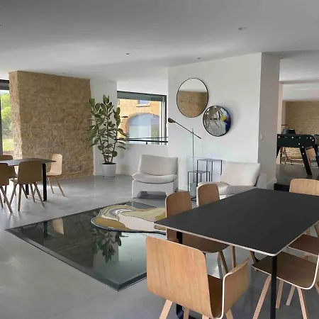 Villa Molinant, Evasion En Pierres Dorees *