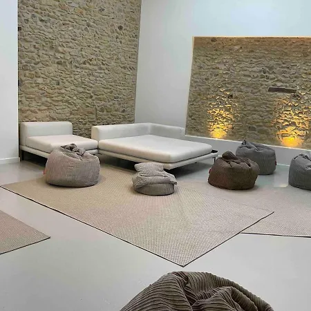 Villa Molinant, Evasion En Pierres Dorees *