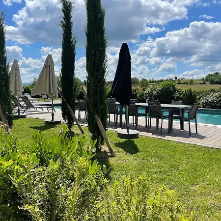Molinant, Evasion En Pierres Dorees Bagnols (Rhone)