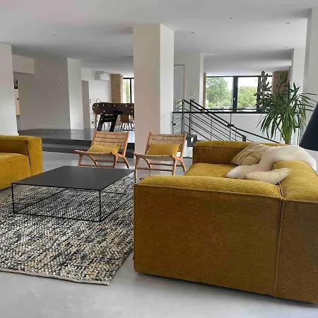 Molinant, Evasion En Pierres Dorees Villa *