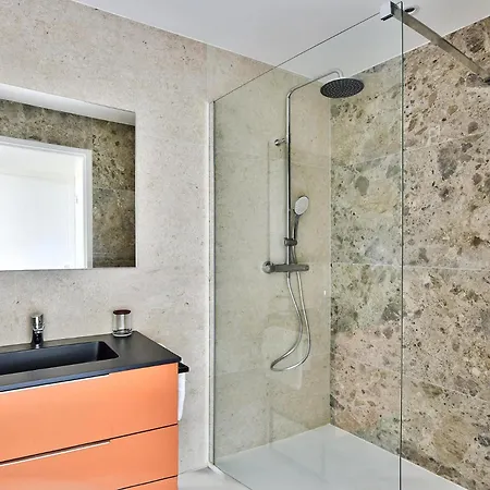 Villa Molinant, Evasion En Pierres Dorees Bagnols