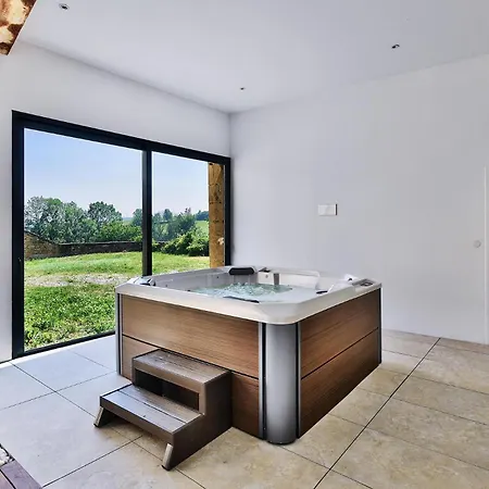 Molinant, Evasion En Pierres Dorees Villa