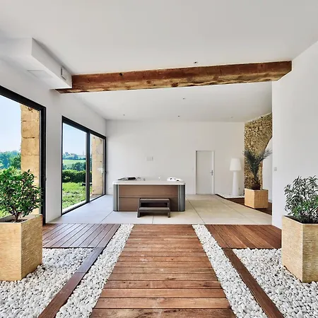 Villa Molinant, Evasion En Pierres Dorees *