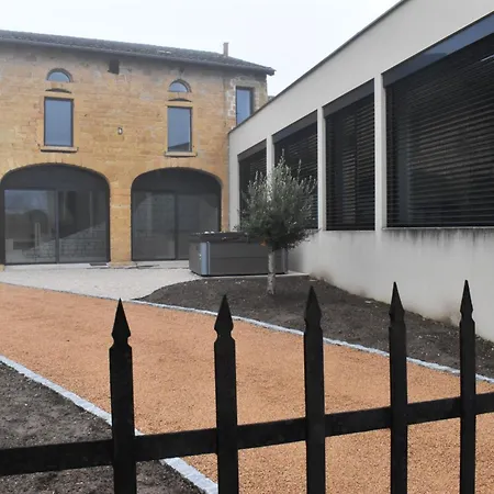 Villa Molinant, Evasion En Pierres Dorees *