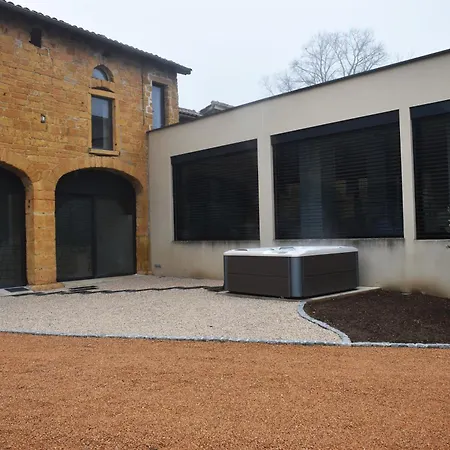 Villa Molinant, Evasion En Pierres Dorees *